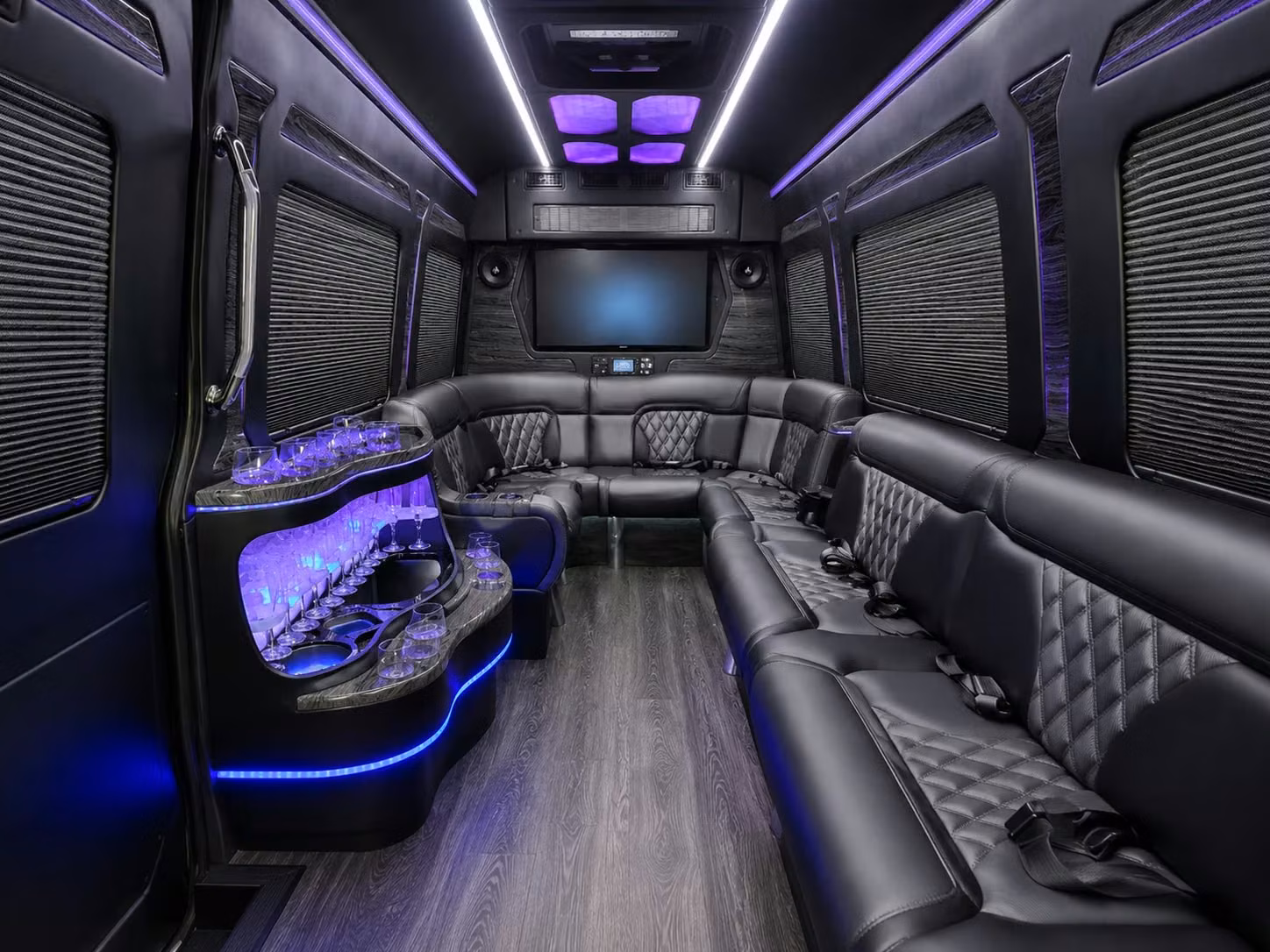 corporate and conference groups count on long distance bus rentals from st clair shores