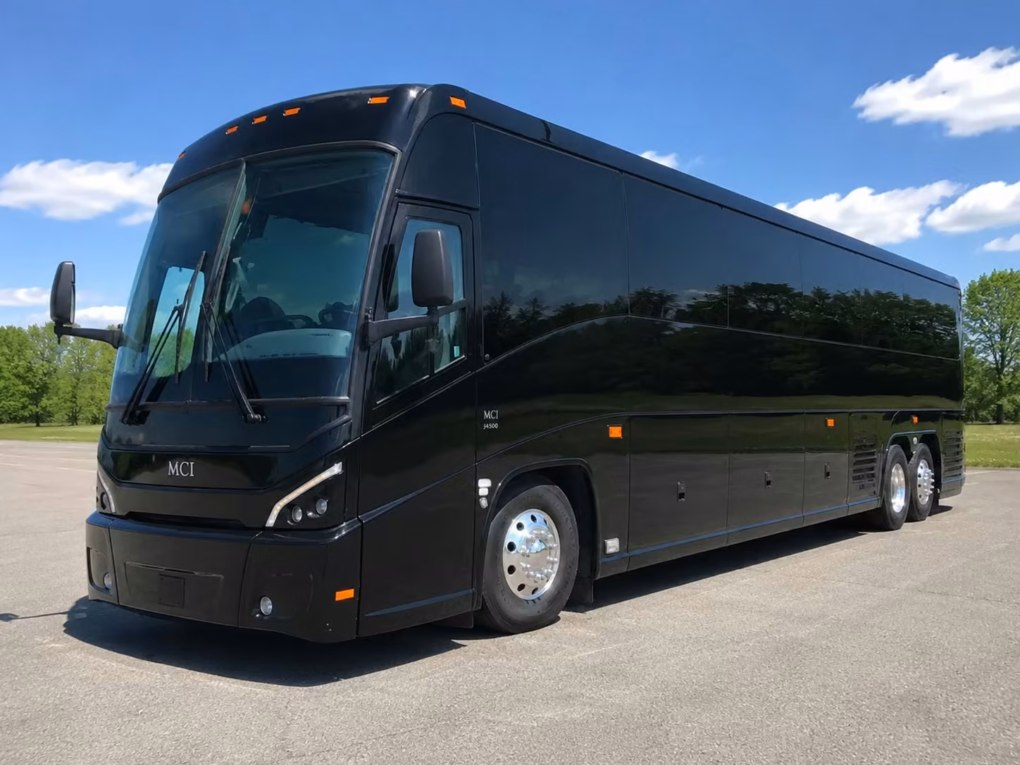sports fan bus rentals for tigers lions and red wings games from st clair shores
