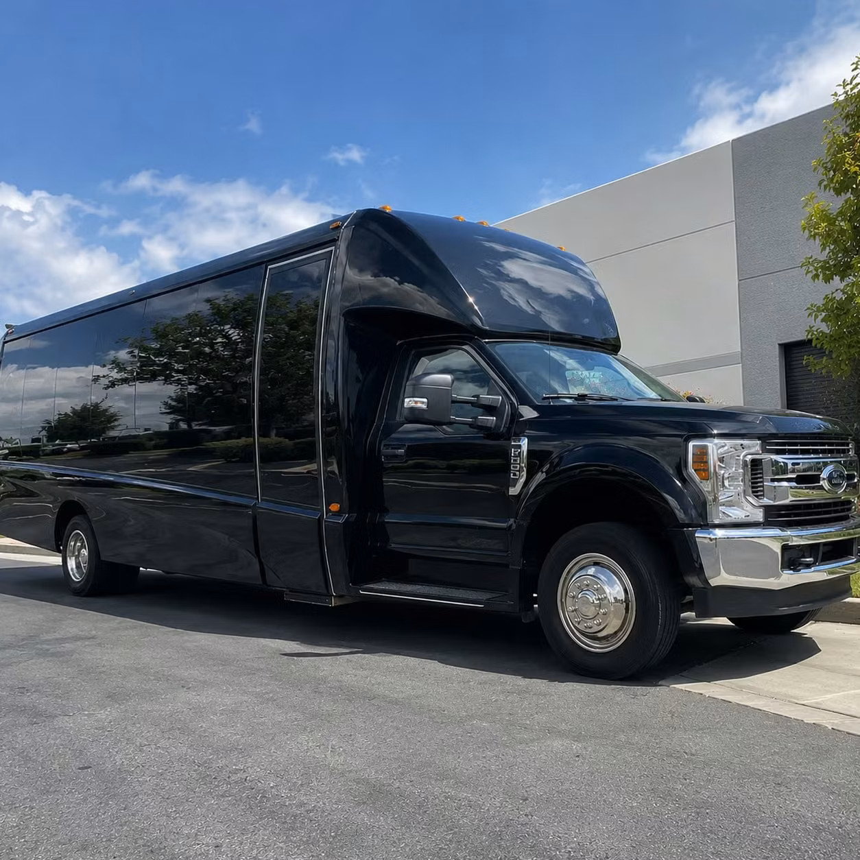 wedding shuttle services transportation in st clair shores